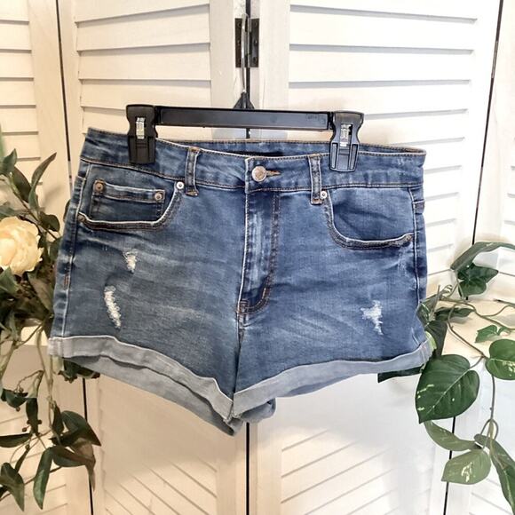 FOREVER 21 DISTRESSED JEAN SHORTS SIZE 27 1235 - Picture 1 of 5